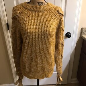 💛LOVE TREE Tie Sweater